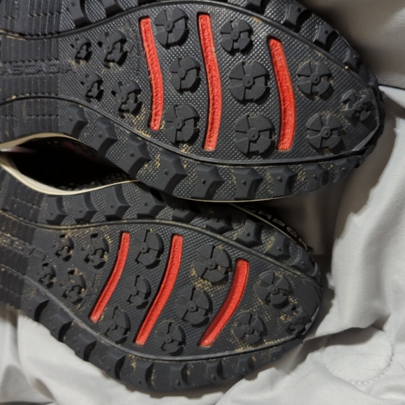Brooks Cascadia 6 Trail Running Shoes - Picture 6 of 10